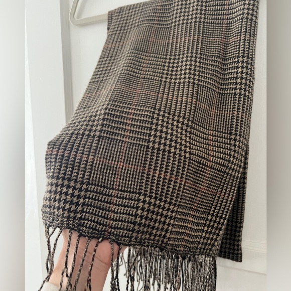 Uniqlo HEATTECH men’s houndstooth brown black fringe winter scarf - Picture 3 of 11